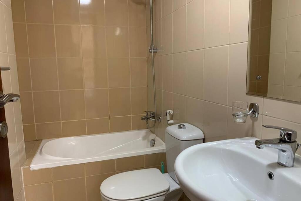 Cozy 2Bhk Near To Dmcc Metro Station -505 Lejlighed Dubai Eksteriør billede
